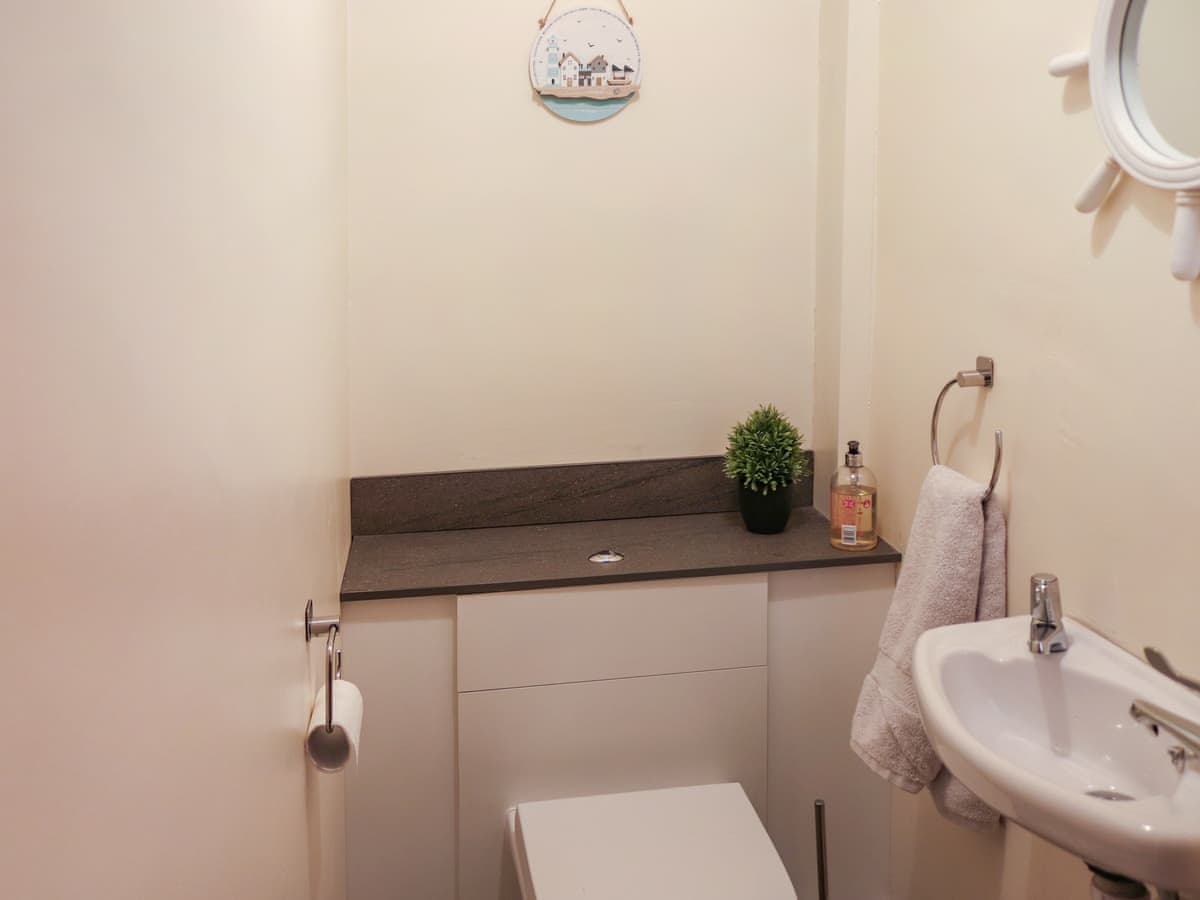 Compact WC and basin